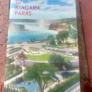 Vintage 1940’s Canadian Niagara Falls Look Book With Post Cards